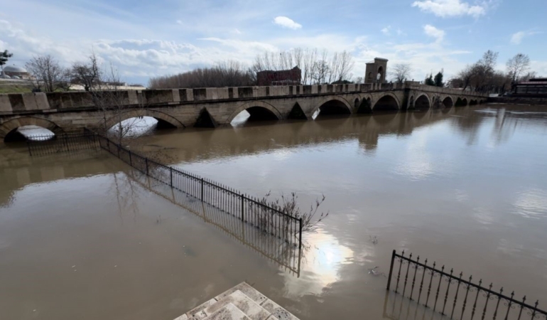 Edirne’de Tunca Nehri taştı