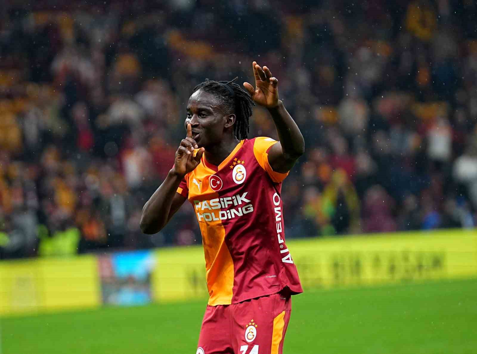 Galatasaray’da Renato Nhaga ilk maçına çıktı