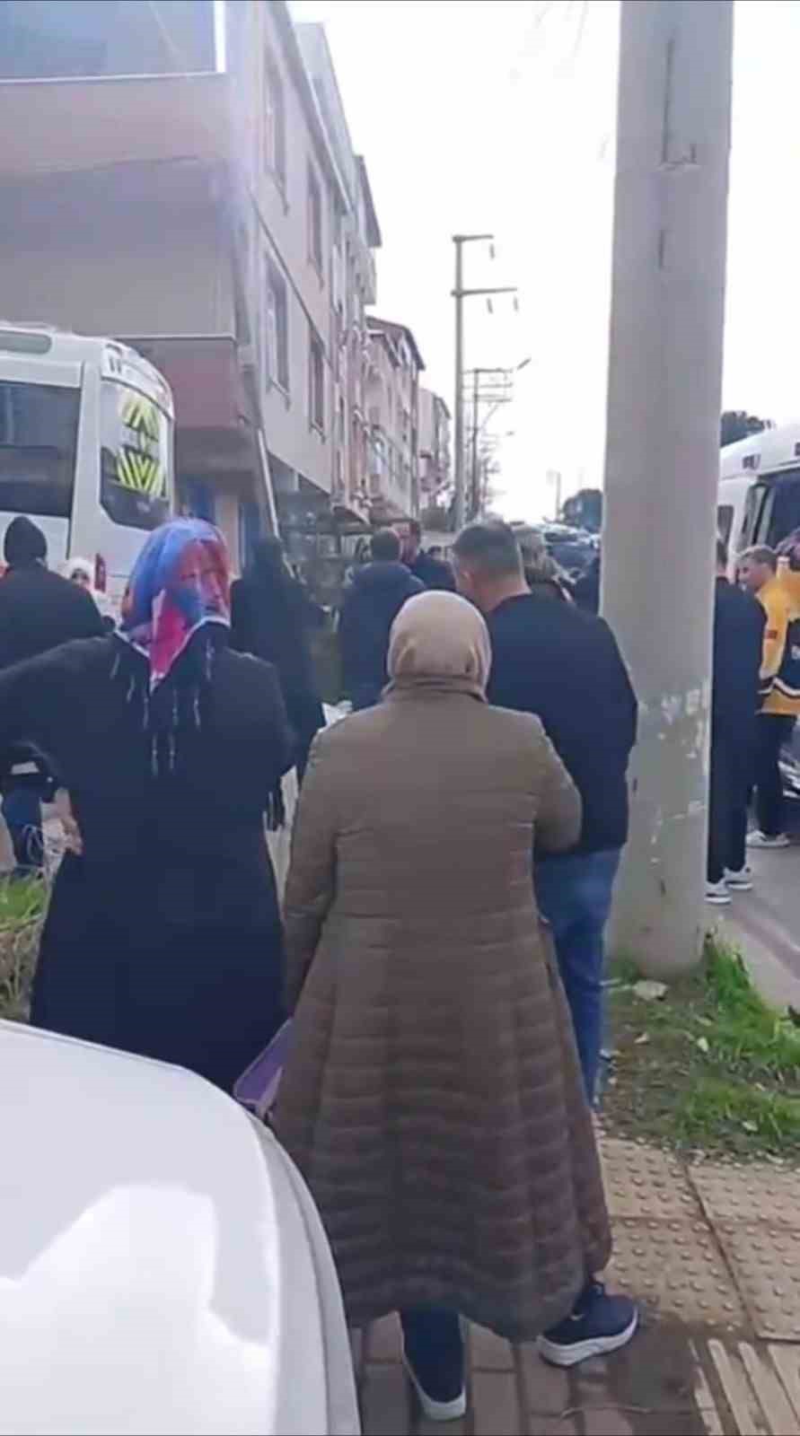 Kocaeli’de servis aracının çarptığı ilkokul öğrencisi hayatını kaybetti
