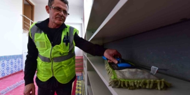 Bursa’daki camilerde Ramazan temizliği