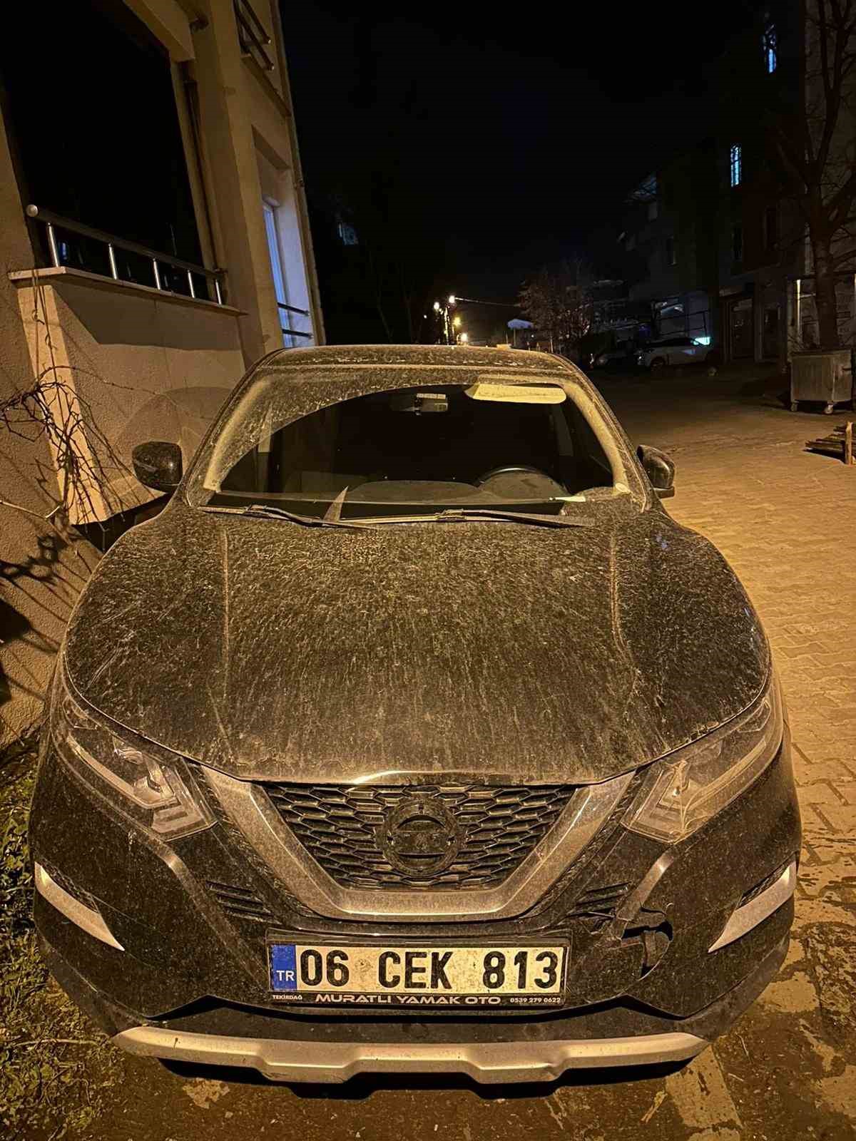 Muratlı’da çamur yağışı araçları kapladı