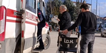 Ağaç budarken bileğini kesti