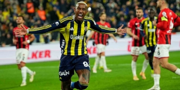 Trendyol Süper Lig: Fenerbahçe: 3 - Gençlerbirliği: 0 (İlk yarı)