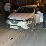 Otomobil ile motosiklet kafa kafaya çarpıştı: 2 yaralı