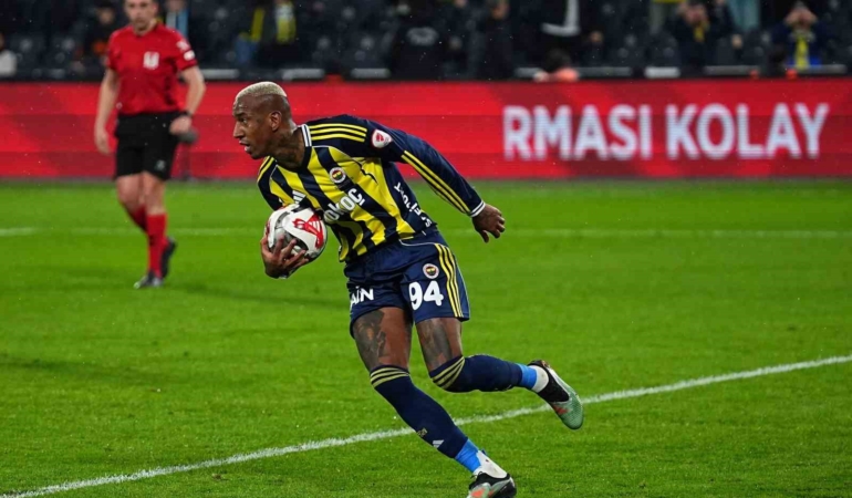 Talisca, gollerine kupada da devam etti