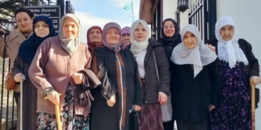 Huzurevi sakinleri Şeyh Edebali Türbesinde