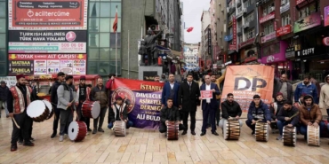 İstanbul’daki davulcular Şirinevler Meydanı’nda sessiz eylem yaptı