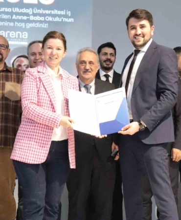 Arena Anne-Baba Okulu’nda sertifika heyecanı