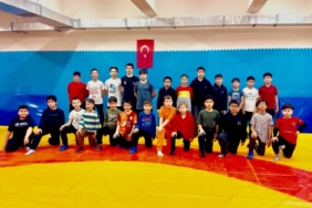 Bilecik’te sporcular, ata sporu güreşte ter döküyor