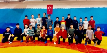 Bilecik’te sporcular, ata sporu güreşte ter döküyor