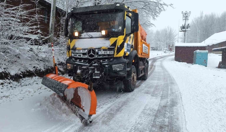 Zirvelerde kar etkili oldu: 630 personel sahada