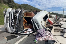 TEM’de iki tır kazaya karıştı, trafik felç oldu