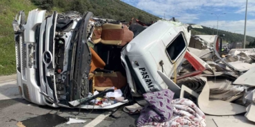 TEM’de iki tır kazaya karıştı, trafik felç oldu