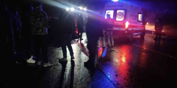 Beykoz’da iki araç kafa kafaya çarpıştı: 1 ölü, 5 yaralı