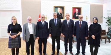 Hekimsen heyeti, Bakan Memişoğlu ile meslek kanunu ve malpraktis konusunu görüştü