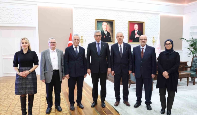 Hekimsen heyeti, Bakan Memişoğlu ile meslek kanunu ve malpraktis konusunu görüştü