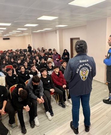 Bilecik’te lise öğrencilerine zorbalık ve güvenlik bilgilendirmesi