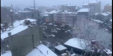 Dursunbey’de kar yağışı ilçeyi beyaza bürüdü