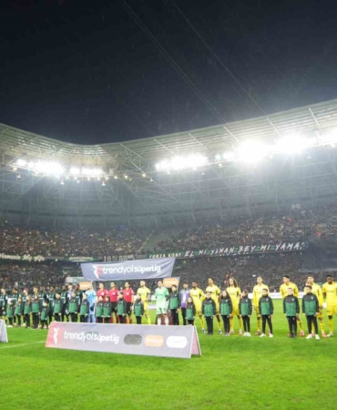 Trendyol Süper Lig: Kocaelispor: 0 - Fenerbahçe: 0 (Maç devam ediyor)