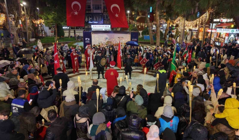 Pendik’te mehter marşlarıyla ramazan coşkusu yoğun ilgi gördü