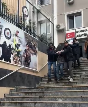 Büyükçekmece’de iş yerine molotoflu saldırı kamerada