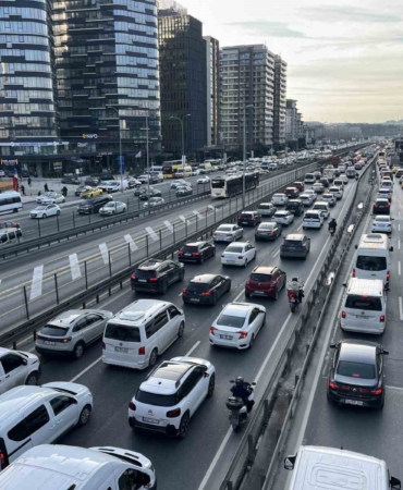 İstanbul’da iftar öncesi trafik yoğunluğu yüzde 81’e çıktı