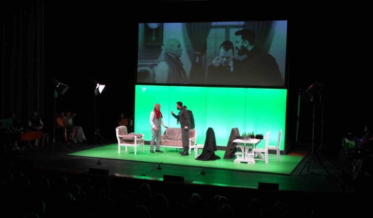 ’ADİLLER’ seyircisiyle buluştu