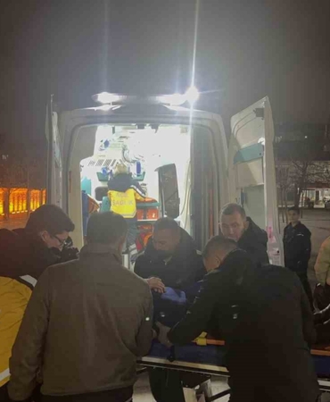 Otomobile çarpan scooter sürücüsü yaralandı