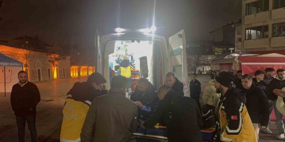 Otomobile çarpan scooter sürücüsü yaralandı