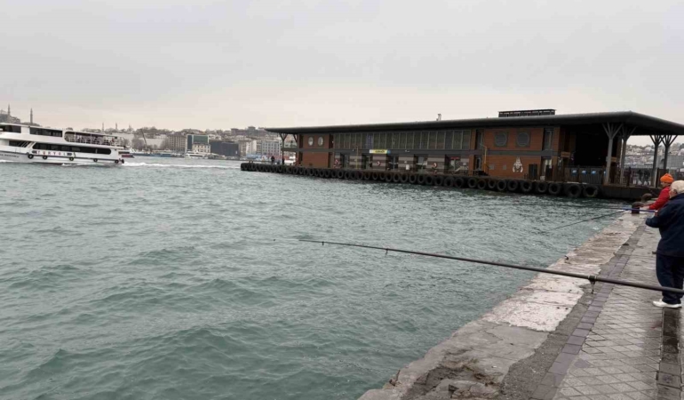Beyoğlu Karaköy’de denizde kadın cesedi bulundu