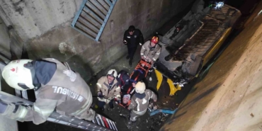 Kartal’da alkollü taksi sürücüsü 5 metrelik dereye uçtu