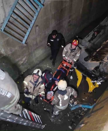 Kartal’da alkollü taksi sürücüsü 5 metrelik dereye uçtu