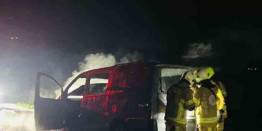 Bursa’da seyir halindeki araç alevlere teslim oldu