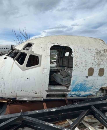 Bursa’da hurdacıdaki Boeing 747 uçak görenleri şaşkına çeviriyor