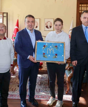 Bilecik’te özel ihtiyaçlı bireyler Vali Sözer’le bir araya geldi