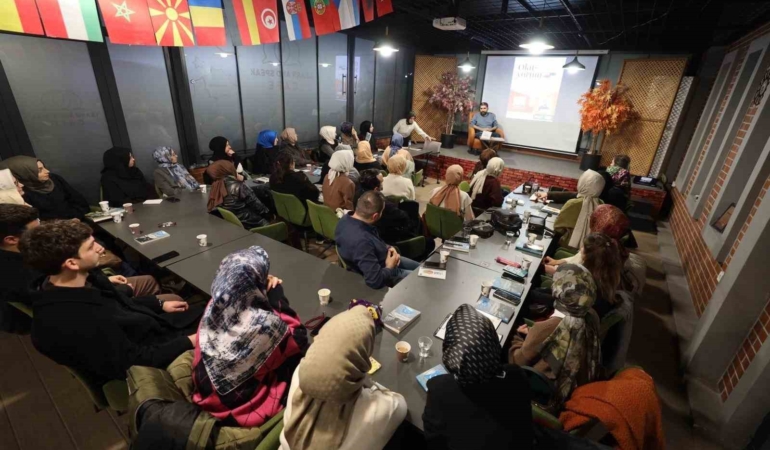 Kitaphane’de Doğu Türkistan konuşuldu