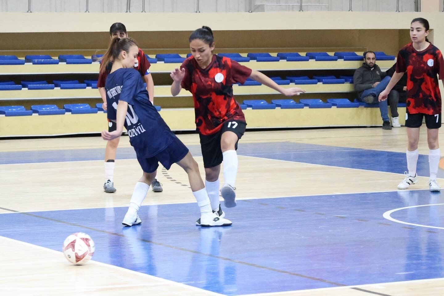 Bilecik’te Genç Kız Futsal Müsabakaları devam ediyor