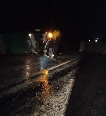 Çanakkale’de itfaiye aracı, yardım için gittiği tıra çarptı: 1’i ağır 2 yaralı