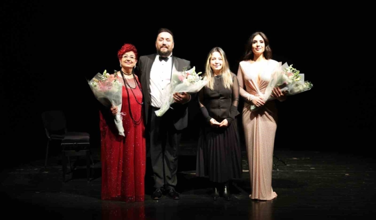 Nilüfer’de müzik dolu bir ’Sevgililer Günü’ akşamı