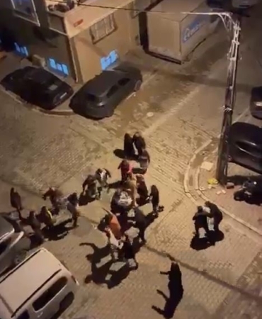 Esenyurt’ta gürültü nedeniyle ortalık karıştı: Ev basıp hamile kadını dövdüler