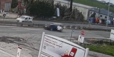 Otomobille çarpışan elektrikli bisiklet sürücüsü hayatını kaybetti