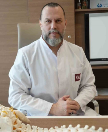 "Kapalı omurga cerrahisi ile felç riski yok denecek kadar azaltılabiliyor"