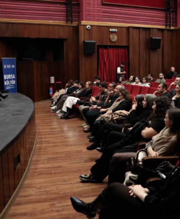 Ünlü yönetmen Karaçelik’in yeni filmi Bursalılarla buluştu