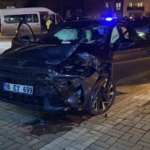 Bursa’da otomobil ile minibüs çarpıştı: 9 yaralı