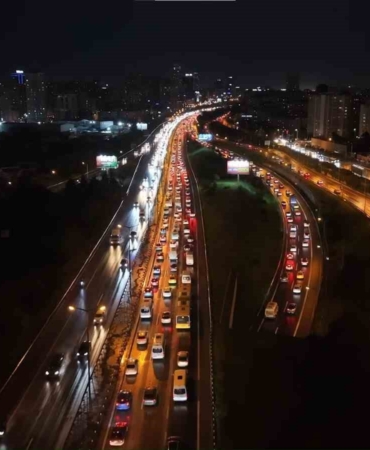İstanbul Anadolu Yakası’nda trafik yoğunluğu yüzde 90’a ulaştı