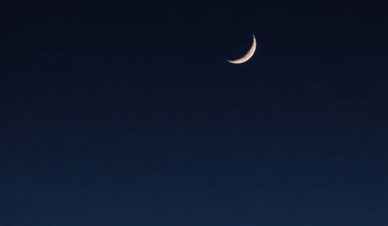 Ramazan’ın ilk iftarında Tekirdağ semalarında hilal güzelliği