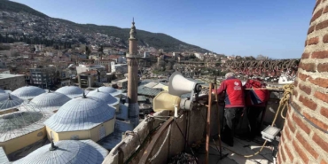 Bursa Ulu Cami’ye Ramazan mahyası: ’Kul hakkından sakın’