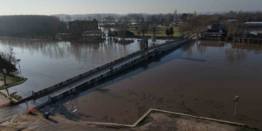 Meriç Nehri taştı, ovalar su altında kaldı