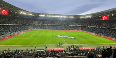 Kocaelispor ve Beşiktaş kupa maçına ‘Küfüre karşıyız’ pankartıyla çıktı