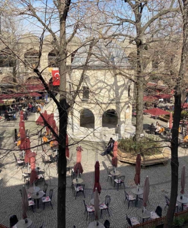 Koza Han’da masalar geri döndü, vatandaş yeniden tarihle buluştu